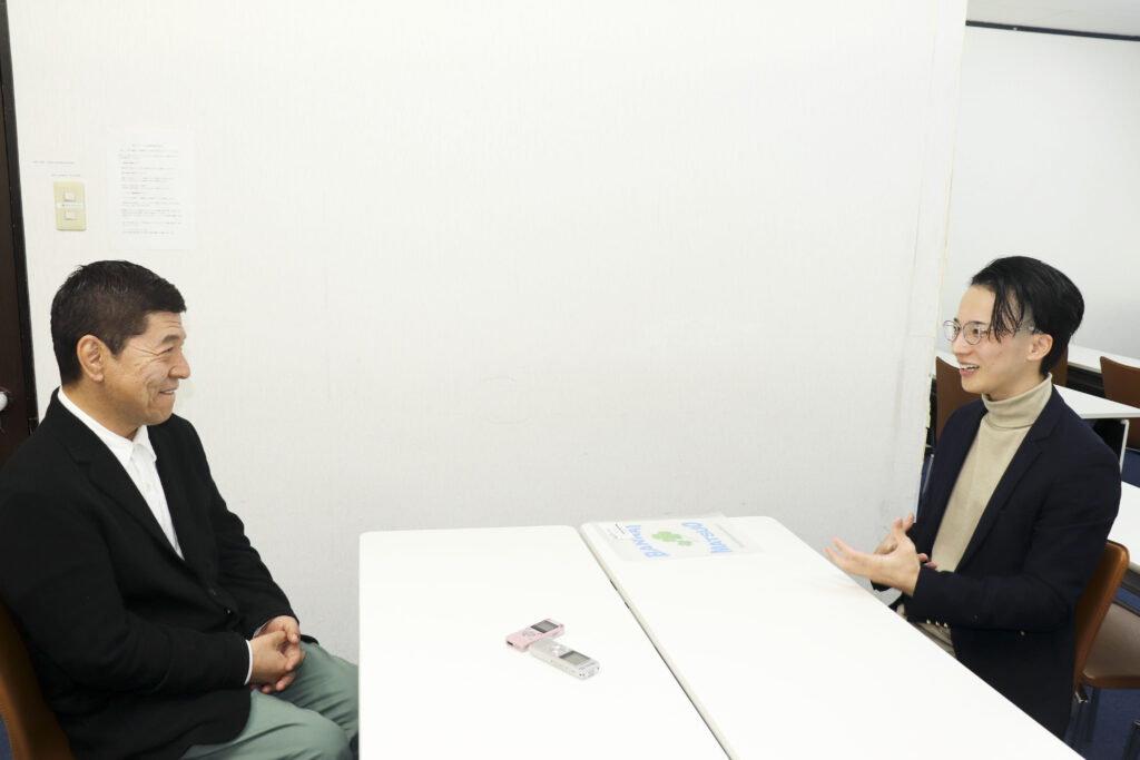 『月刊センチュリー』松尾伴内さんにHWYSがインタビューされました！（写真3）