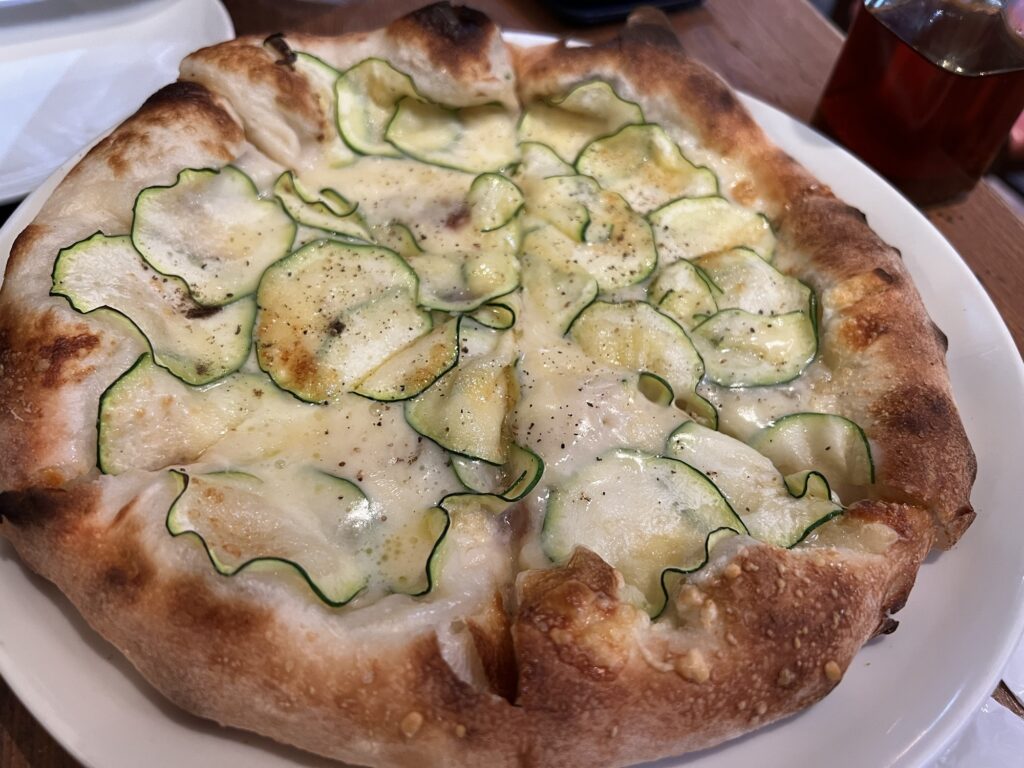 クズマーノ カベルネ・ソーヴィニヨン｜シチリアが生む凝縮感と料理に寄り添うデイリー赤ワイン（写真3）